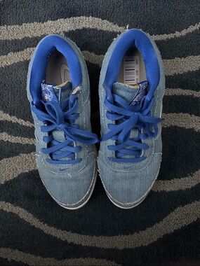 PRE OWNEd MENS 9 D BOOK 1 BLUE BLOOD